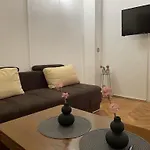 Eni Apartment *